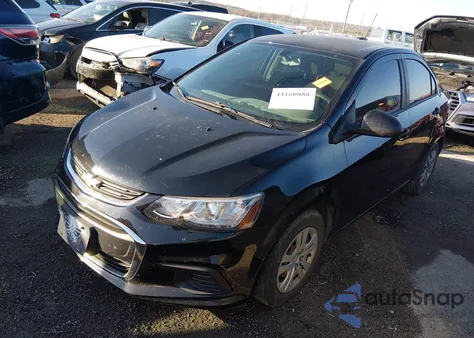 2017 Chevrolet Sonic Ls z USA, uszkodzony, nr VIN 1G1JB5SHXH4147910